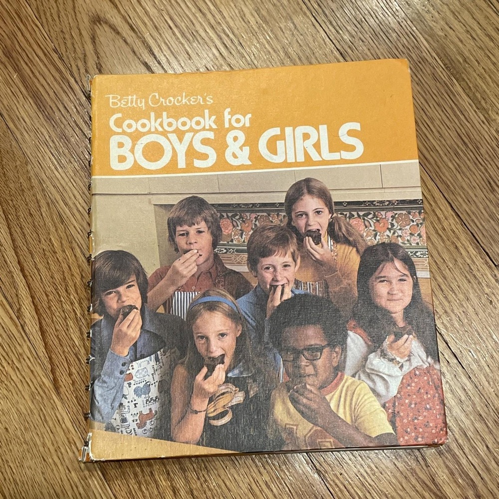 1975 Betty Crocker's Cookbook for Boys & Girls Cook Book Vintage 1st Printing